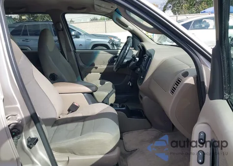 2001 Ford Escape Xlt from USA, damaged, VIN 1FMYU03181KA73971